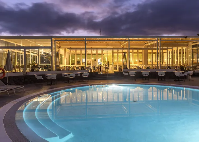 오아시스 란츠 비치 메이트 4*