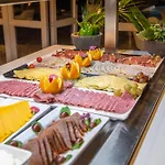 Oasis Lanz Mate Hotel 4*