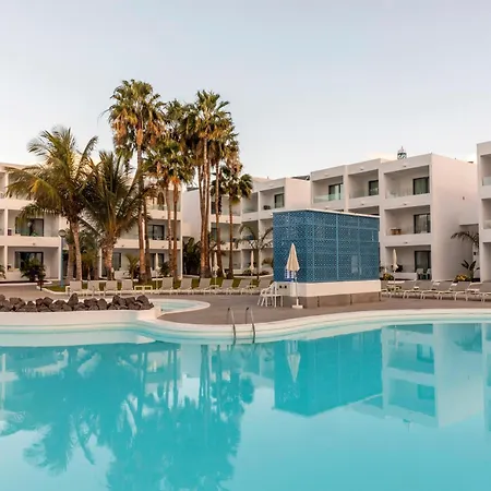 Hotell Oasis Lanz Mate 4*