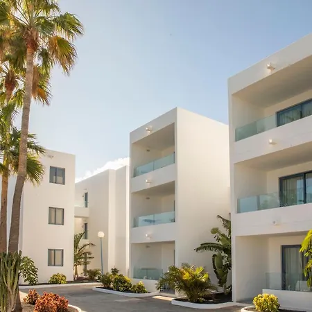 Hotell Oasis Lanz Mate 4*