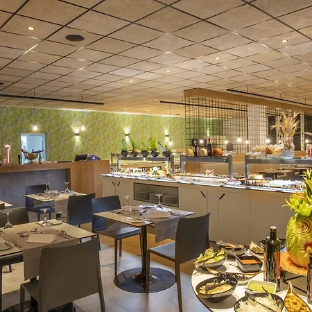 Oasis Lanz Mate Hotel