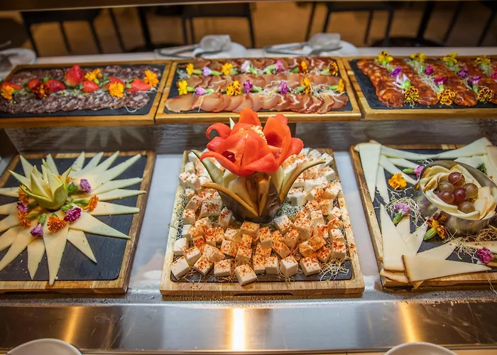 فندق Oasis Lanz Mate 4*