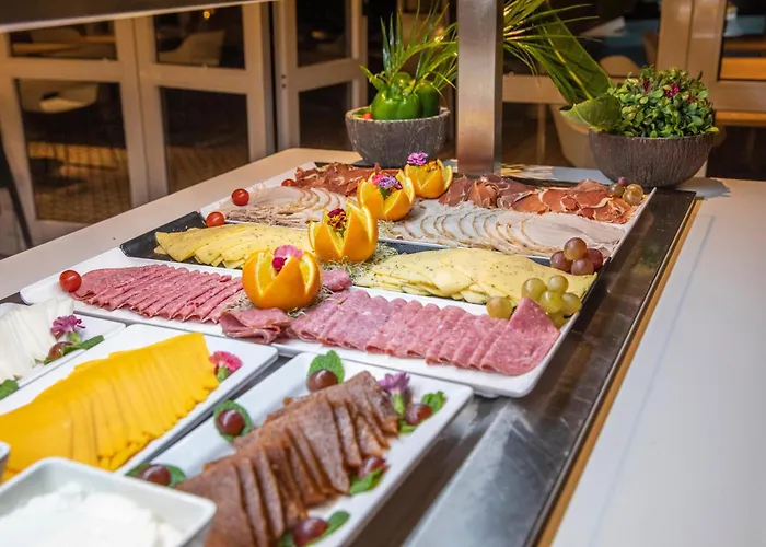 Oasis Lanz Mate Hotel 4*