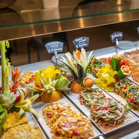 Oasis Lanz Mate Hotel