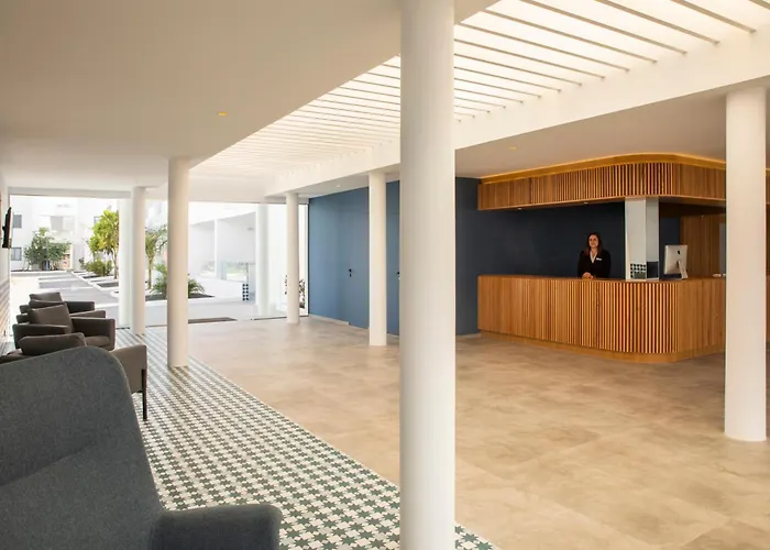 Hotell Oasis Lanz Mate 4*